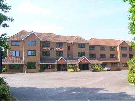 Lakeside Continental Hotel Camberley Ngoại thất bức ảnh