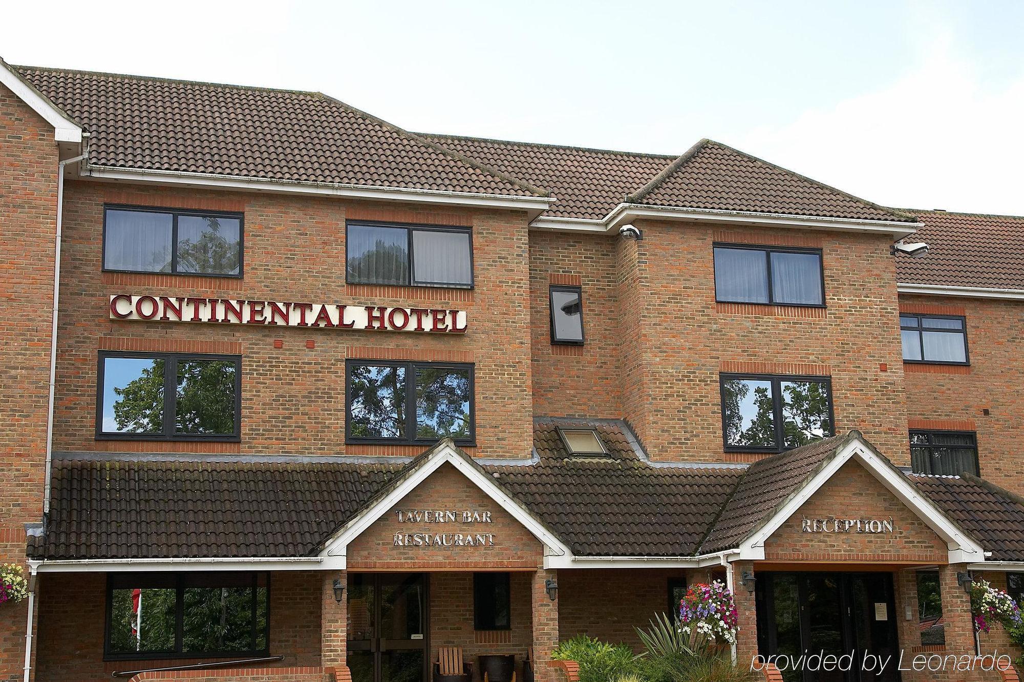 Lakeside Continental Hotel Camberley Ngoại thất bức ảnh