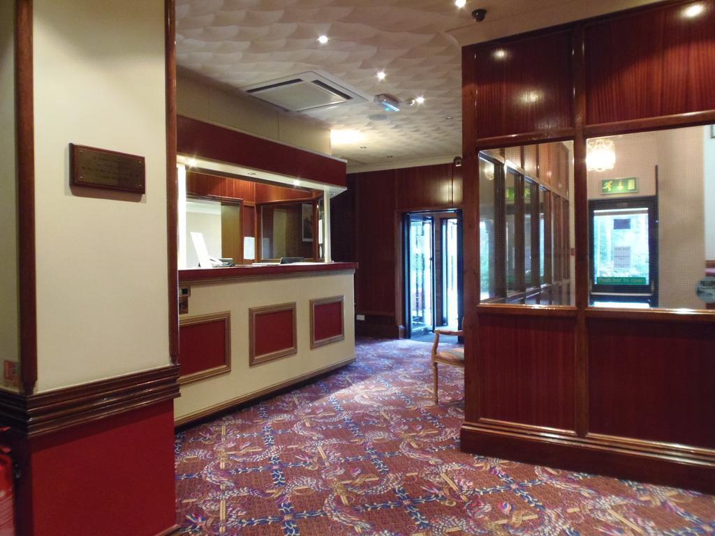 Lakeside Continental Hotel Camberley Ngoại thất bức ảnh